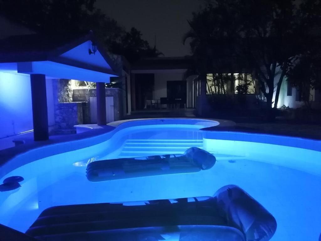 Espacio Creado Para 3 Personas Con Piscina Merida Exterior photo